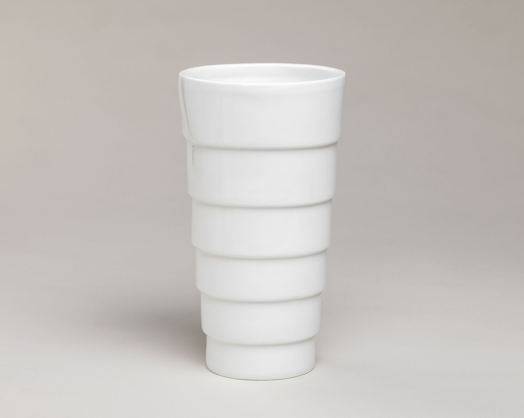 https://www.guggenheim.org/wp-content/uploads/2017/11/checklist-retail-vase-ph148.jpg